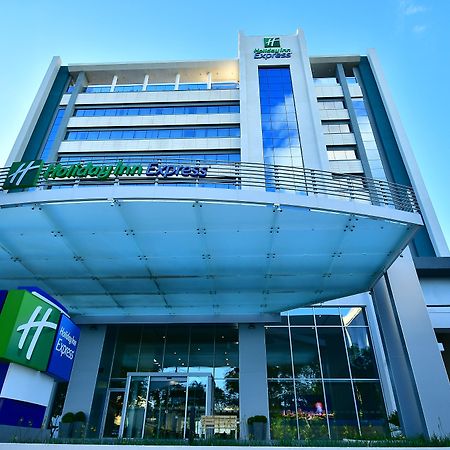Holiday Inn Express Asuncion Aviadores By Ihg מראה חיצוני תמונה