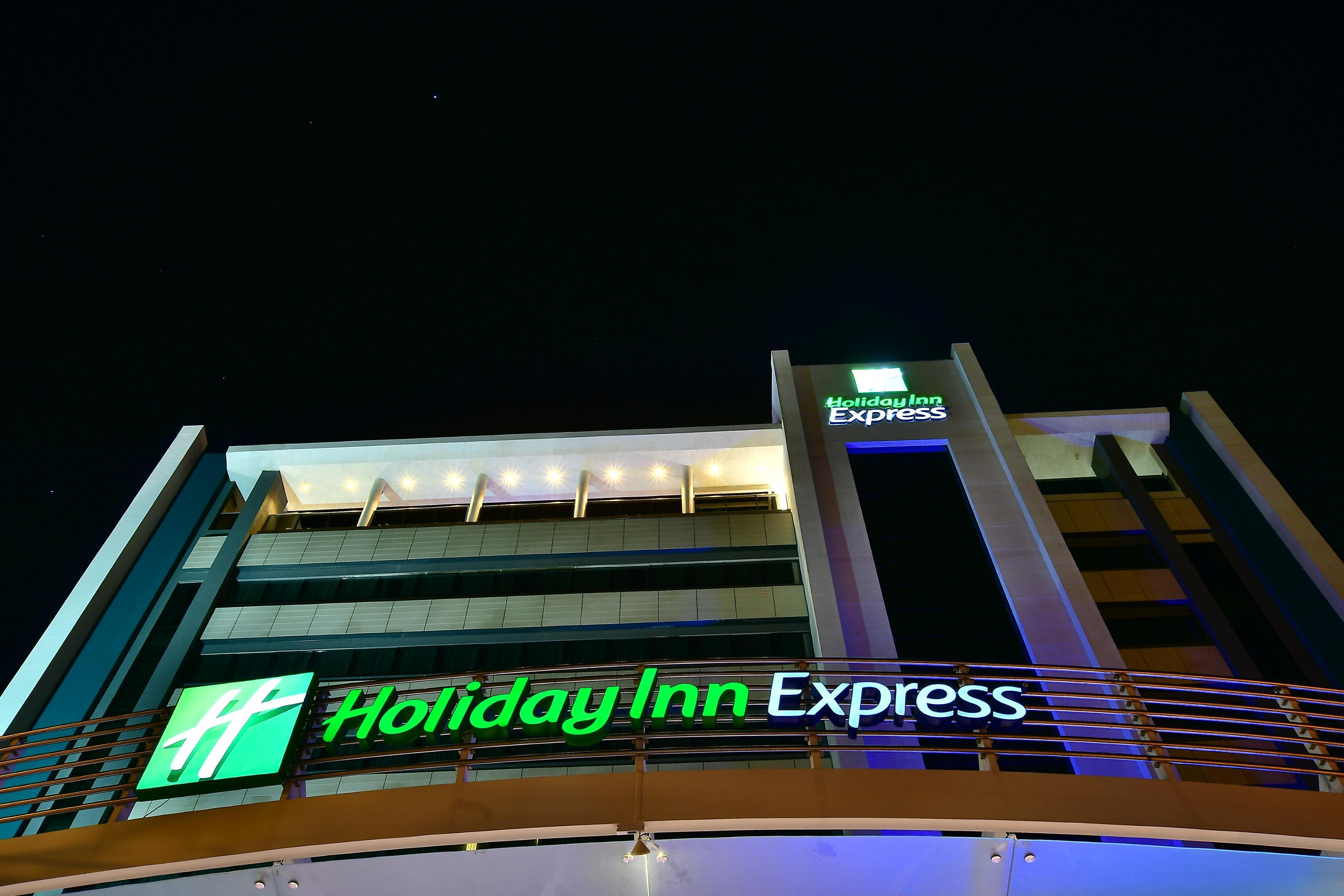 Holiday Inn Express Asuncion Aviadores , An Ihg Hotel מראה חיצוני תמונה