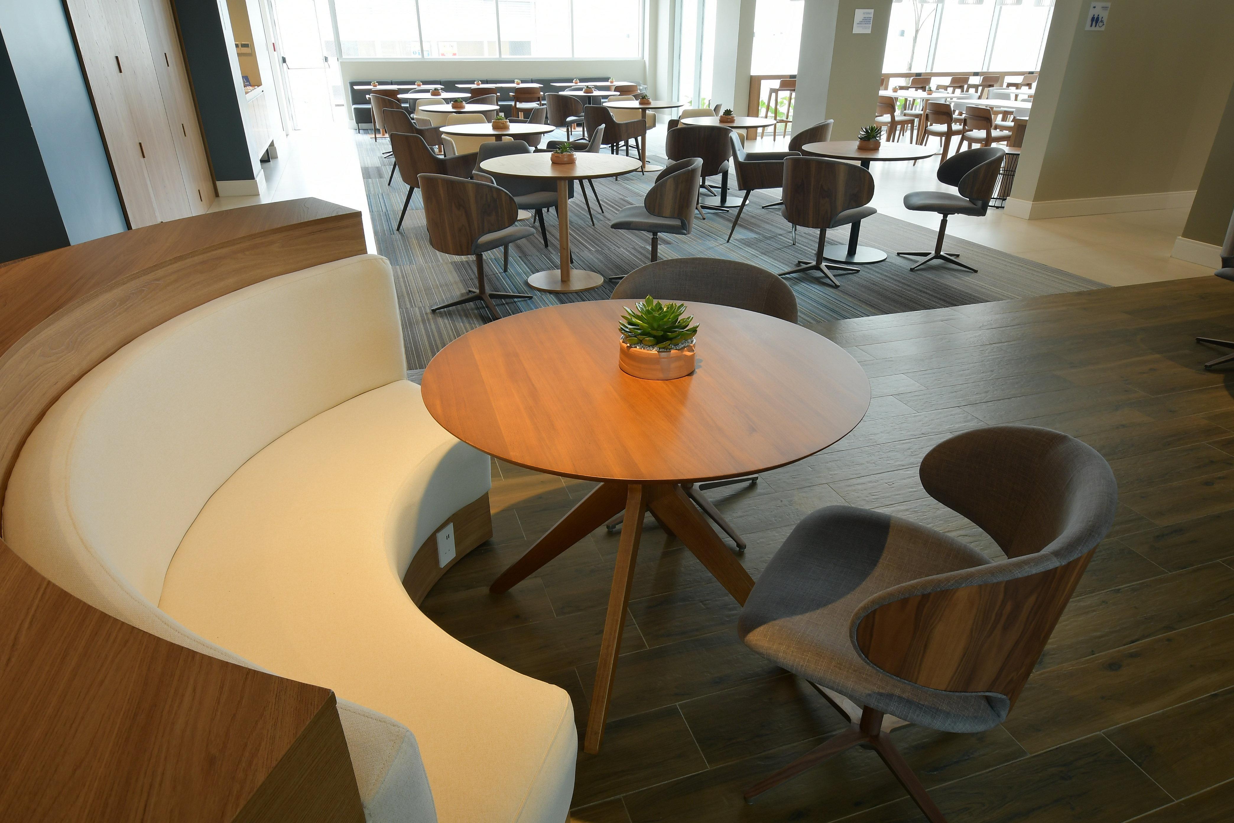 Holiday Inn Express Asuncion Aviadores By Ihg מראה חיצוני תמונה