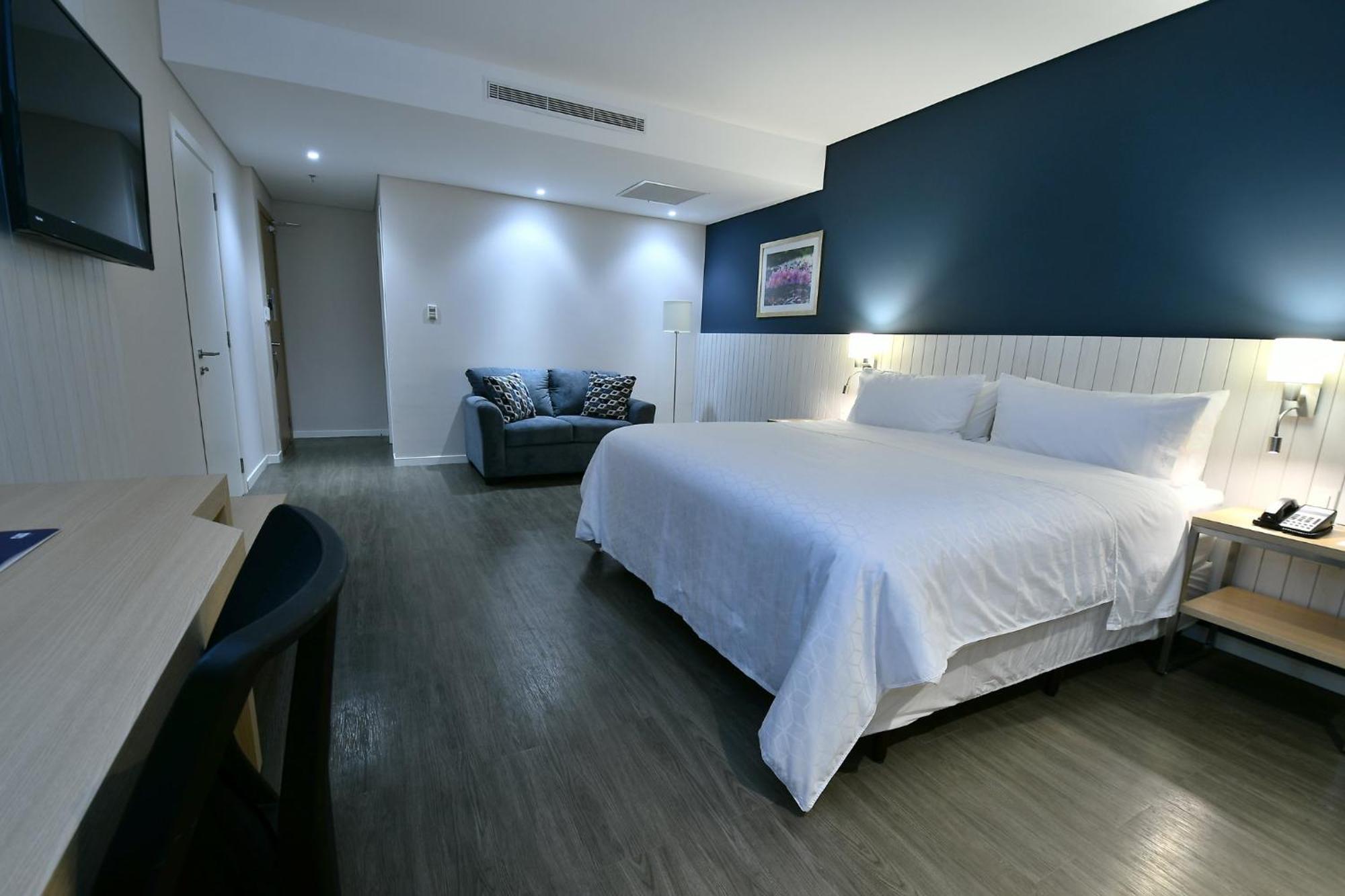 Holiday Inn Express Asuncion Aviadores By Ihg מראה חיצוני תמונה