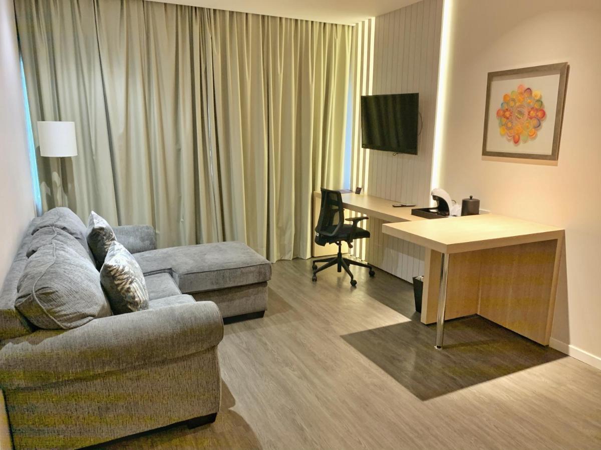 Holiday Inn Express Asuncion Aviadores By Ihg מראה חיצוני תמונה